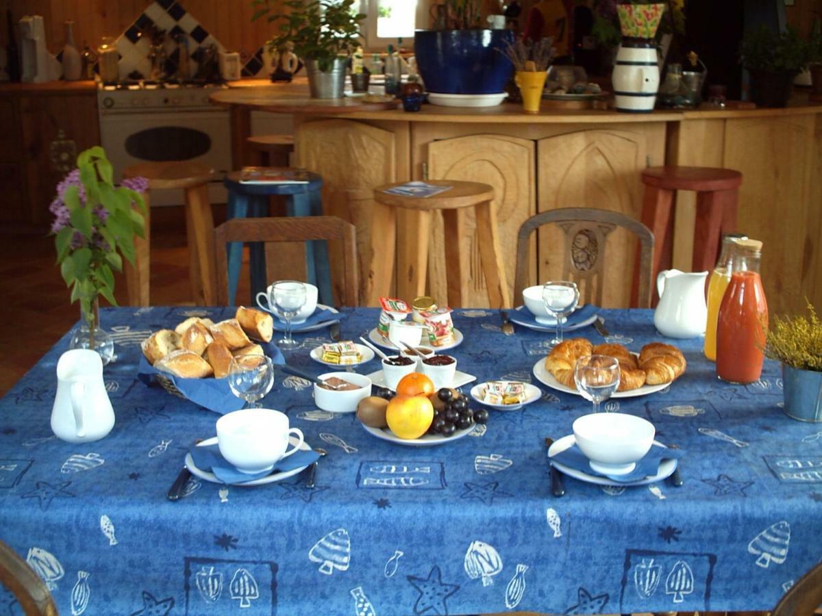 เล เชน เบลอ Bed & Breakfast แซงต์-มารี-เด-เร ภายนอก รูปภาพ