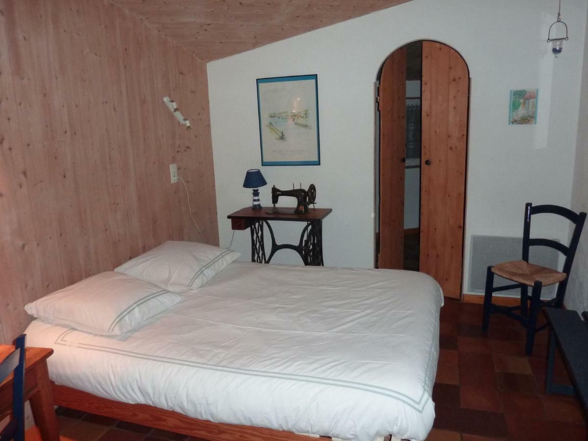 เล เชน เบลอ Bed & Breakfast แซงต์-มารี-เด-เร ภายนอก รูปภาพ