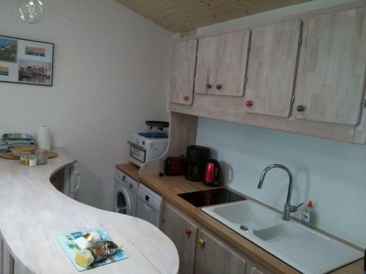 เล เชน เบลอ Bed & Breakfast แซงต์-มารี-เด-เร ภายนอก รูปภาพ